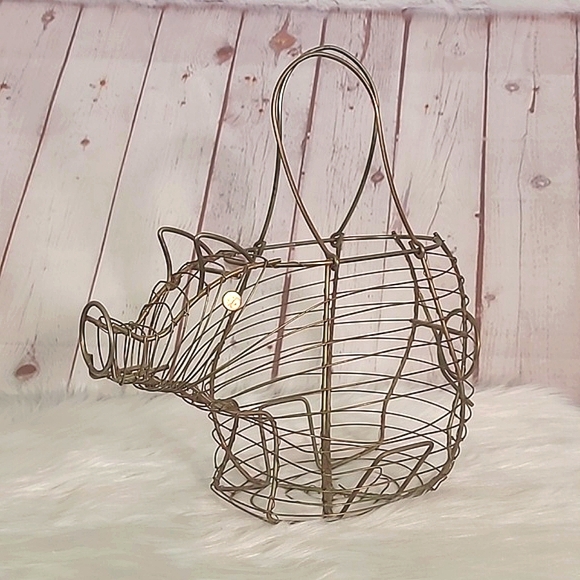 Vintage Rustic Metal Wire Farmouse Pig Piggie Egg Basket With Handles Gold Tone - Picture 11 of 15